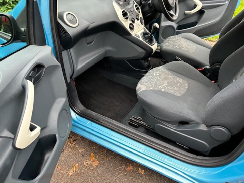 FORD KA