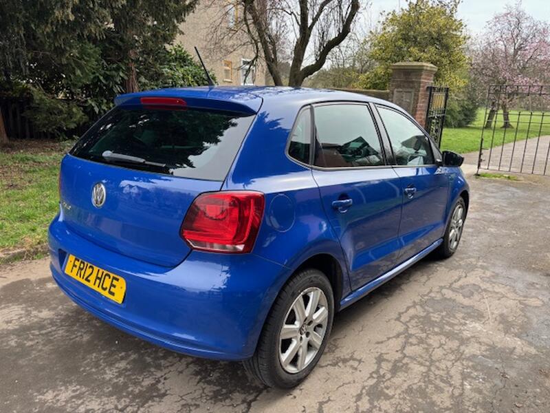 VOLKSWAGEN POLO