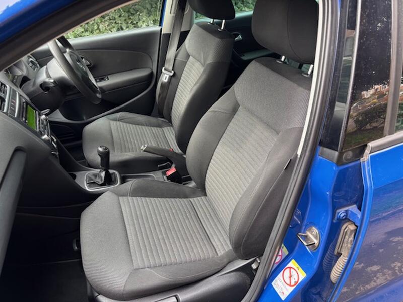 VOLKSWAGEN POLO