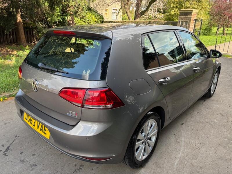 VOLKSWAGEN GOLF