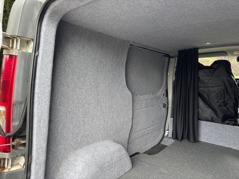 VAUXHALL VIVARO