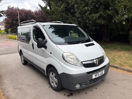 VAUXHALL VIVARO 2.0 2700 CDTi