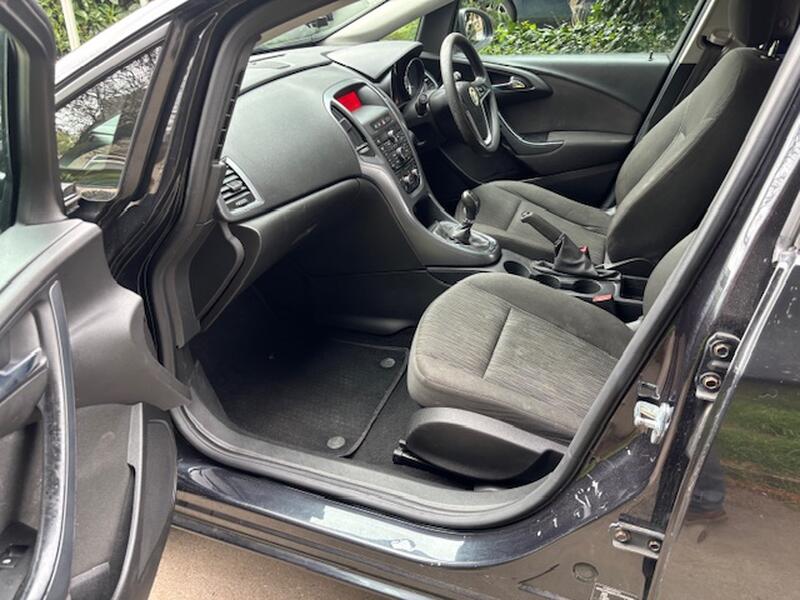 VAUXHALL ASTRA