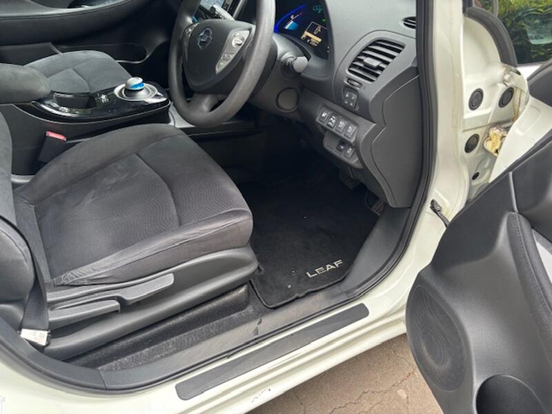 NISSAN LEAF