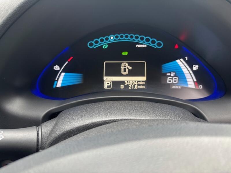 NISSAN LEAF