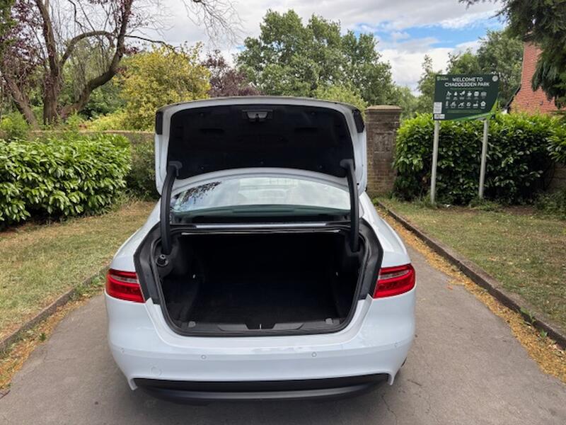 JAGUAR XE