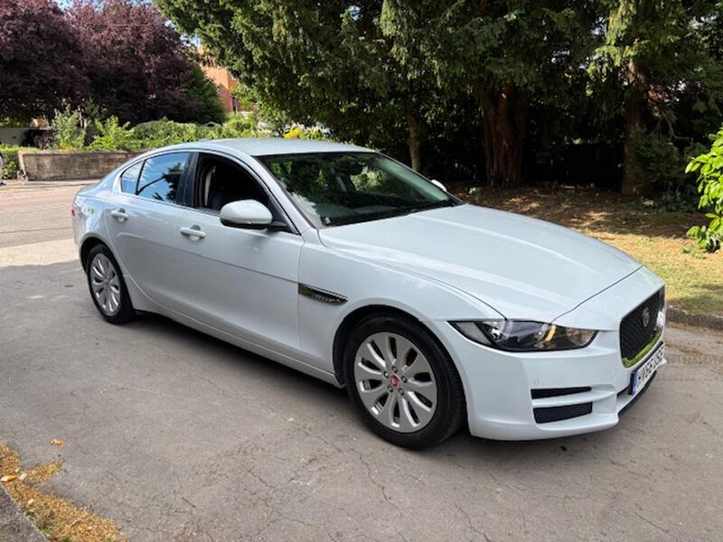 View JAGUAR XE 2.0 d Prestige