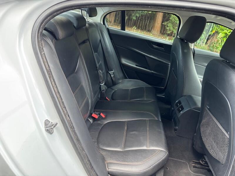 JAGUAR XE